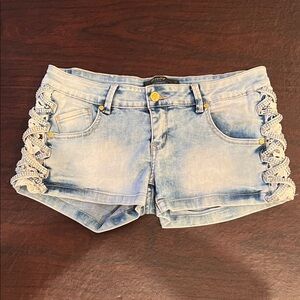 Light-wash Denim Cut-up Shorts Size Medium